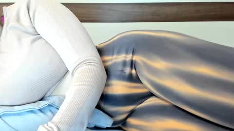 Snapshot of 00ingrid00 chatting on February 20, 12:52 am 00ingrid00 online show from February 20, 12:52 am