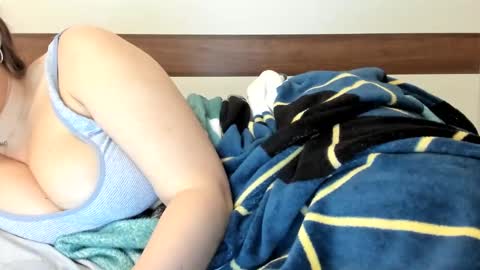 Snapshot of 00ingrid00 chatting on February 22, 3:23 am 00ingrid00 online show from February 22, 3:23 am