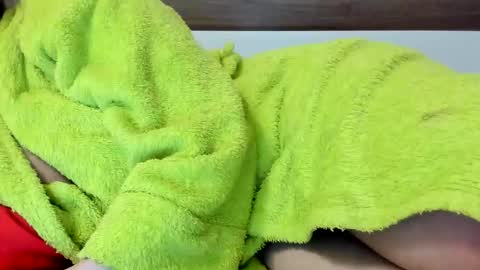 Snapshot of 00ingrid00 chatting on October 22, 1:39 am 00ingrid00 online show from October 22, 1:39 am