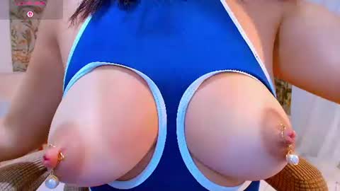 Snapshot of 06unknown chatting on June 30, 12:55 am Eva I am breastfeeding online show from June 30, 12:55 am