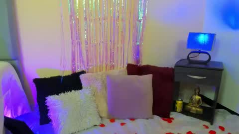 Alice  online show from February 9, 3:05 pm