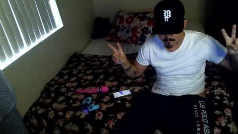 Snapshot of 0bigdickmick chatting on November 15, 10:48 pm PeterGrandee online show from November 15, 10:48 pm