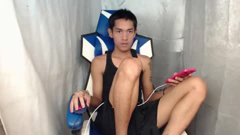 Snapshot of 0cir_asiansatisfy chatting on April 3, 8:18 pm RICK online show from April 3, 8:18 pm