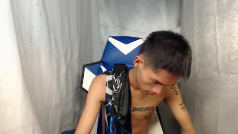 Snapshot of 0cir_asiansatisfy chatting on April 15, 12:34 pm RICK online show from April 15, 12:34 pm