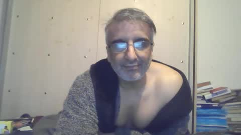 0luvmonkey online show from March 15, 9:21 pm