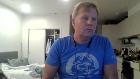 Snapshot of 1029mn chatting on October 10, 2:32 am Takin Profits online show from October 10, 2:32 am