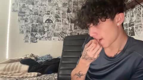 Snapshot of 10incock18 chatting on December 1, 12:59 am 10incock18 online show from December 1, 12:59 am