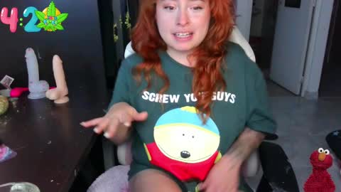 Snapshot of 111lucygrim111 chatting on December 24, 1:27 am 111lucygrim111 online show from December 24, 1:27 am