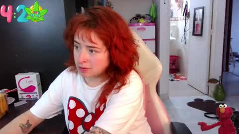 Snapshot of 111lucygrim111 chatting on December 31, 10:56 pm 111lucygrim111 online show from December 31, 10:56 pm