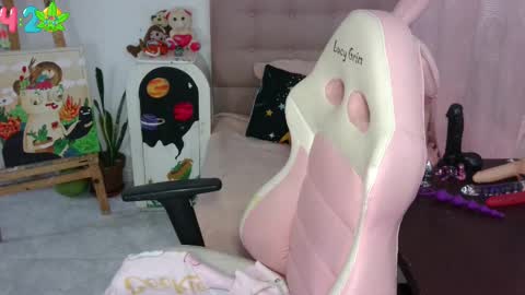 Snapshot of 111lucygrim111 chatting on September 11, 5:24 pm 111lucygrim111 online show from September 11, 5:24 pm