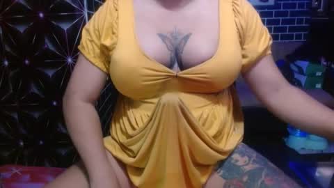 Snapshot of 11inchmonstercock4u chatting on May 19, 1:56 am i am trixie im Your Selfsucking Mistress online show from May 19, 1:56 am