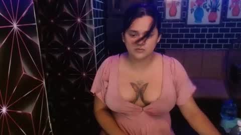 Snapshot of 11inchmonstercock4u chatting on May 20, 5:13 am i am trixie im Your Selfsucking Mistress online show from May 20, 5:13 am