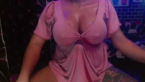 Snapshot of 11inchmonstercock4u chatting on June 25, 2:00 am i am trixie im Your Selfsucking Mistress online show from June 25, 2:00 am