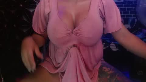 Snapshot of 11inchmonstercock4u chatting on July 9, 2:26 am i am trixie im Your Selfsucking Mistress online show from July 9, 2:26 am