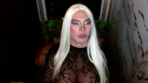 Snapshot of 11inchsinglecious chatting on March 5, 7:37 am HUGECOCK online show from March 5, 7:37 am