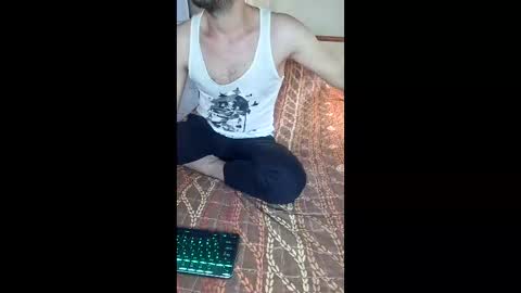 Snapshot of 11sinyor1 chatting on April 12, 7:24 am 11sinyor1 online show from April 12, 7:24 am