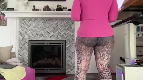 Aurora Willows online show from February 26, 9:05 pm