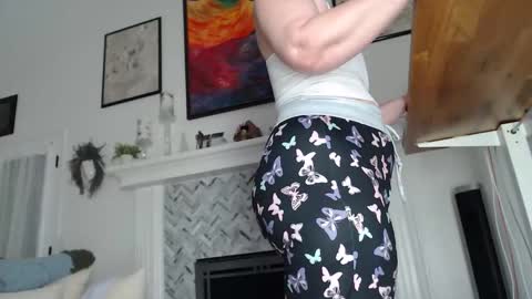 Aurora Willows online show from October 13, 10:59 am