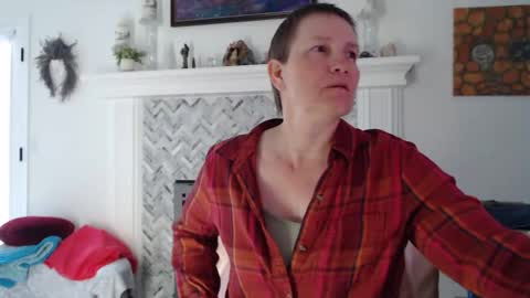 Aurora Willows online show from April 25, 2:47 pm