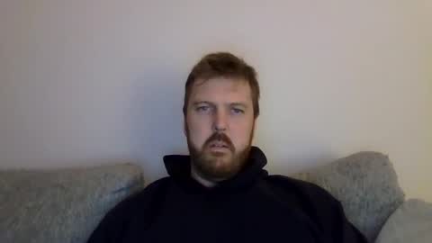 123holt123 online show from June 3, 12:46 am