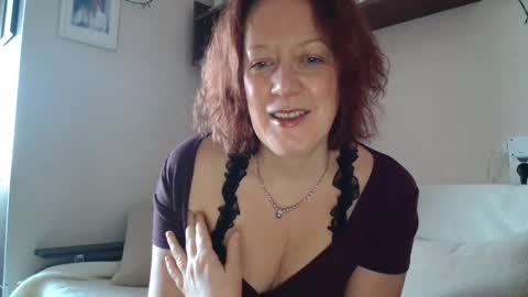 12ennie online show from February 18, 7:48 am