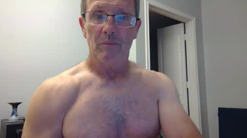 Snapshot of 13glanmorfa chatting on May 27, 3:36 am 13glanmorfa online show from May 27, 3:36 am
