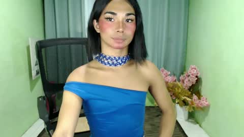 Snapshot of 18_nicole chatting on January 18, 11:32 am barbie online show from January 18, 11:32 am