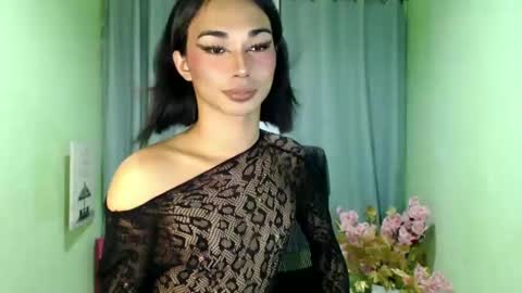 Snapshot of 18_nicole chatting on January 27, 2:57 pm barbie online show from January 27, 2:57 pm