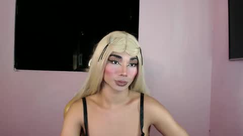 Snapshot of 18_nicole chatting on February 20, 6:24 pm barbie online show from February 20, 6:24 pm