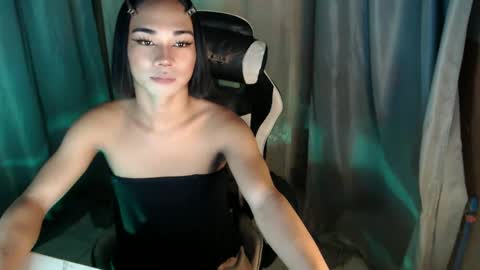 Snapshot of 18_nicole chatting on March 6, 9:58 am barbie online show from March 6, 9:58 am