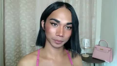 Snapshot of 18_nicole chatting on November 4, 12:04 pm barbie online show from November 4, 12:04 pm