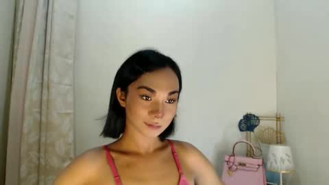 Snapshot of 18_nicole chatting on November 10, 5:28 am barbie online show from November 10, 5:28 am