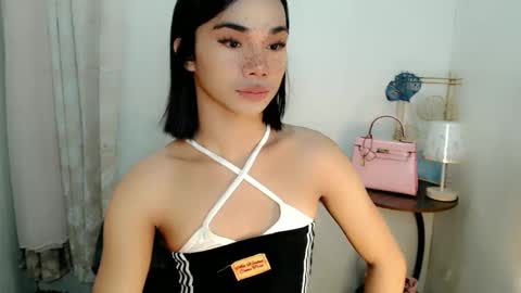 Snapshot of 18_nicole chatting on November 17, 7:58 am barbie online show from November 17, 7:58 am