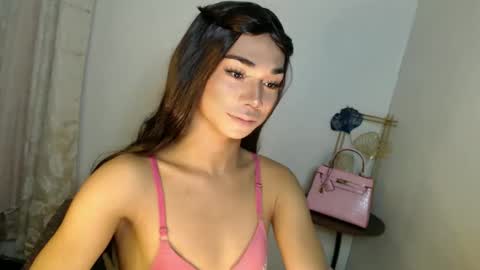 Snapshot of 18_nicole chatting on November 26, 4:57 am barbie online show from November 26, 4:57 am