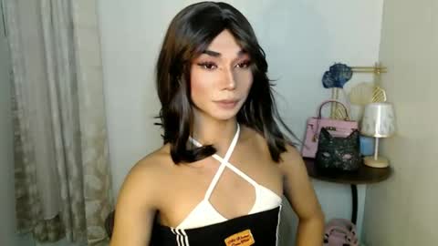 Snapshot of 18_nicole chatting on November 30, 9:02 am barbie online show from November 30, 9:02 am