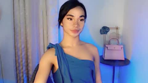 Snapshot of 18_nicole chatting on December 14, 3:50 pm barbie online show from December 14, 3:50 pm