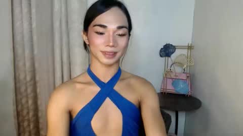 Snapshot of 18_nicole chatting on December 15, 11:58 am barbie online show from December 15, 11:58 am