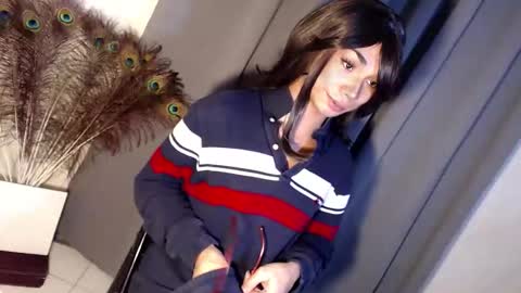 Snapshot of 18_nicole chatting on February 11, 9:47 am barbie online show from February 11, 9:47 am