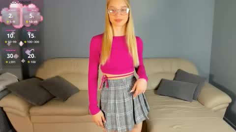 Snapshot of 18kira18 chatting on November 5, 4:56 am Kira online show from November 5, 4:56 am