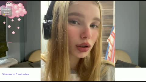 Snapshot of 18kira18 chatting on November 7, 4:56 am Kira online show from November 7, 4:56 am