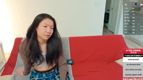 Snapshot of 18not20 chatting on October 31, 12:11 am Tong Ralph online show from October 31, 12:11 am