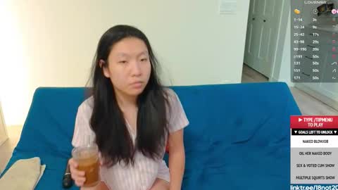 Snapshot of 18not20 chatting on November 11, 12:54 am Tong Ralph online show from November 11, 12:54 am