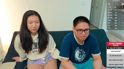 Snapshot of 18not20 chatting on November 15, 1:03 am Tong Ralph online show from November 15, 1:03 am