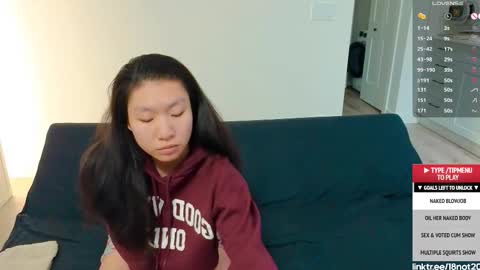 Snapshot of 18not20 chatting on November 16, 1:33 am Tong Ralph online show from November 16, 1:33 am