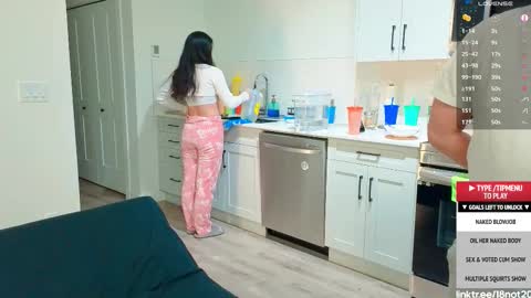 Snapshot of 18not20 chatting on November 17, 1:00 am Tong Ralph online show from November 17, 1:00 am