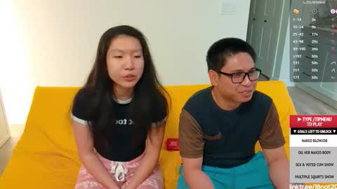 Snapshot of 18not20 chatting on December 1, 1:21 am Tong Ralph online show from December 1, 1:21 am