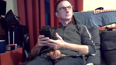 Snapshot of 18remy45 chatting on April 19, 6:10 pm 18remy45 online show from April 19, 6:10 pm