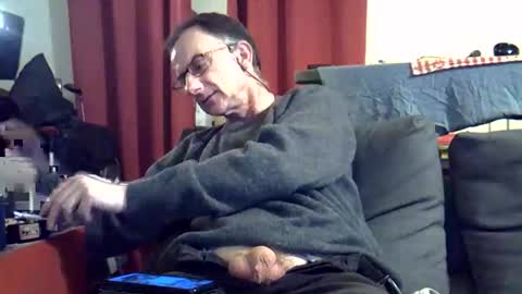 Snapshot of 18remy45 chatting on May 16, 12:18 am 18remy45 online show from May 16, 12:18 am