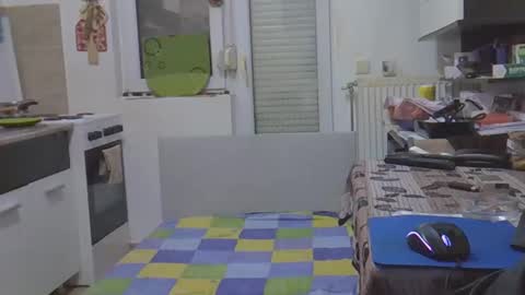 Snapshot of 1973man chatting on December 15, 11:42 pm 1973man online show from December 15, 11:42 pm