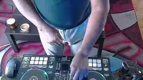 Snapshot of 19ericb68 chatting on October 12, 11:59 pm Mr. E the BBC online show from October 12, 11:59 pm